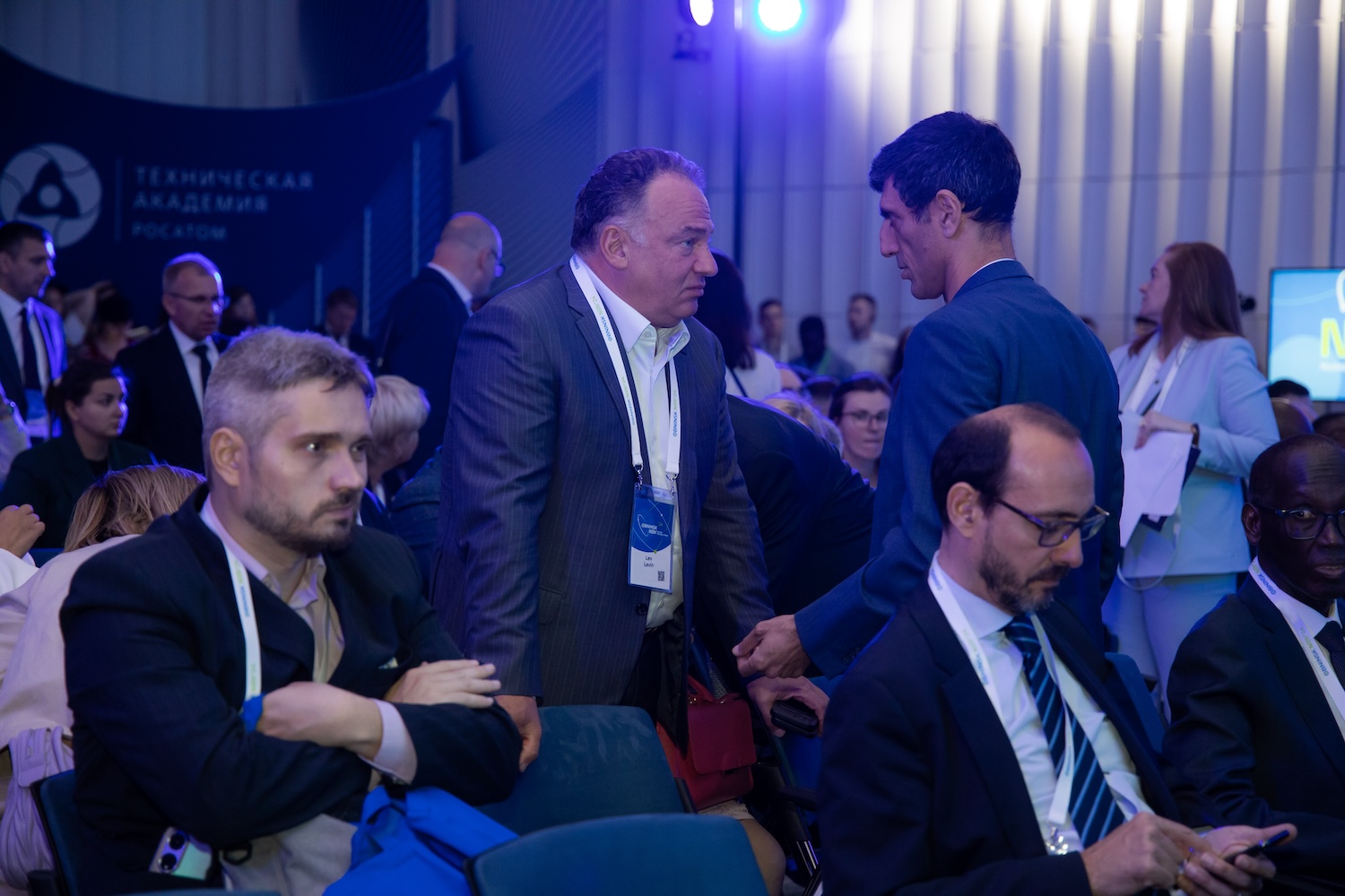 Plenary Session “InsPowered by Atoms: Our Dream for the Next 70 Years"-190 Plenary Session “InsPowered by Atoms: Our Dream for the Next 70 Years"-190