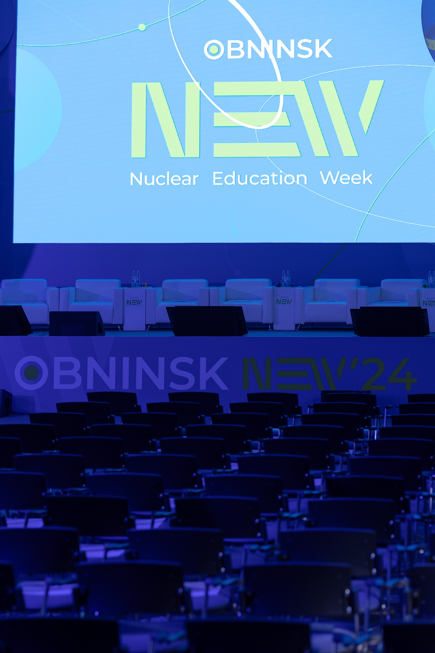 Plenary Session “InsPowered by Atoms: Our Dream for the Next 70 Years"-94 Plenary Session “InsPowered by Atoms: Our Dream for the Next 70 Years"-94