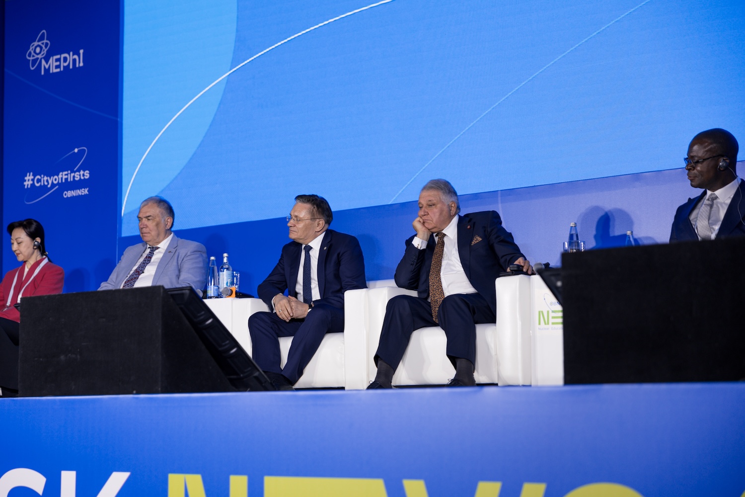 Plenary Session “InsPowered by Atoms: Our Dream for the Next 70 Years"-160 Plenary Session “InsPowered by Atoms: Our Dream for the Next 70 Years"-160