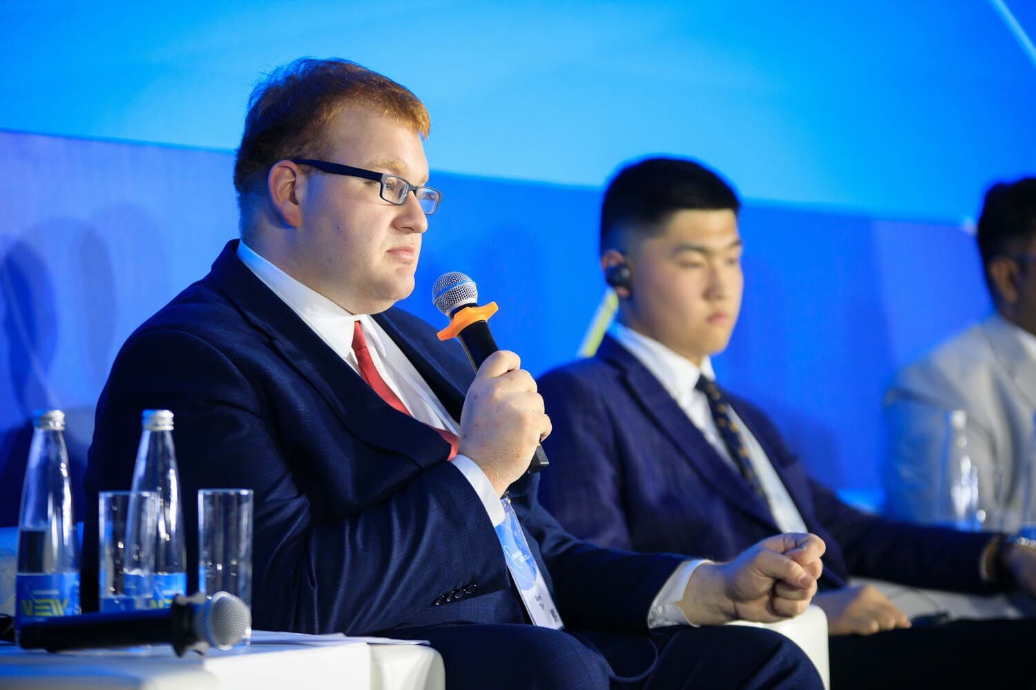 Closing plenary session “Dreamers and Doers: Young People's Pledge for a Better Future” -21 Closing plenary session “Dreamers and Doers: Young People's Pledge for a Better Future” -21