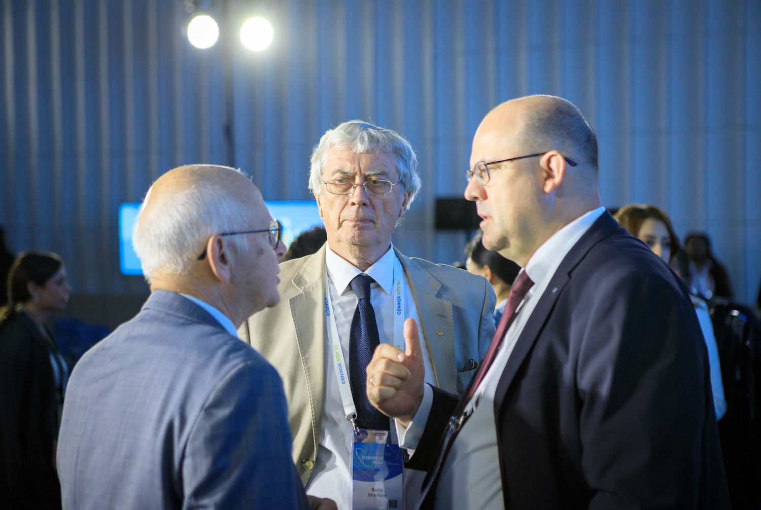 Plenary Session “InsPowered by Atoms: Our Dream for the Next 70 Years"-90 Plenary Session “InsPowered by Atoms: Our Dream for the Next 70 Years"-90