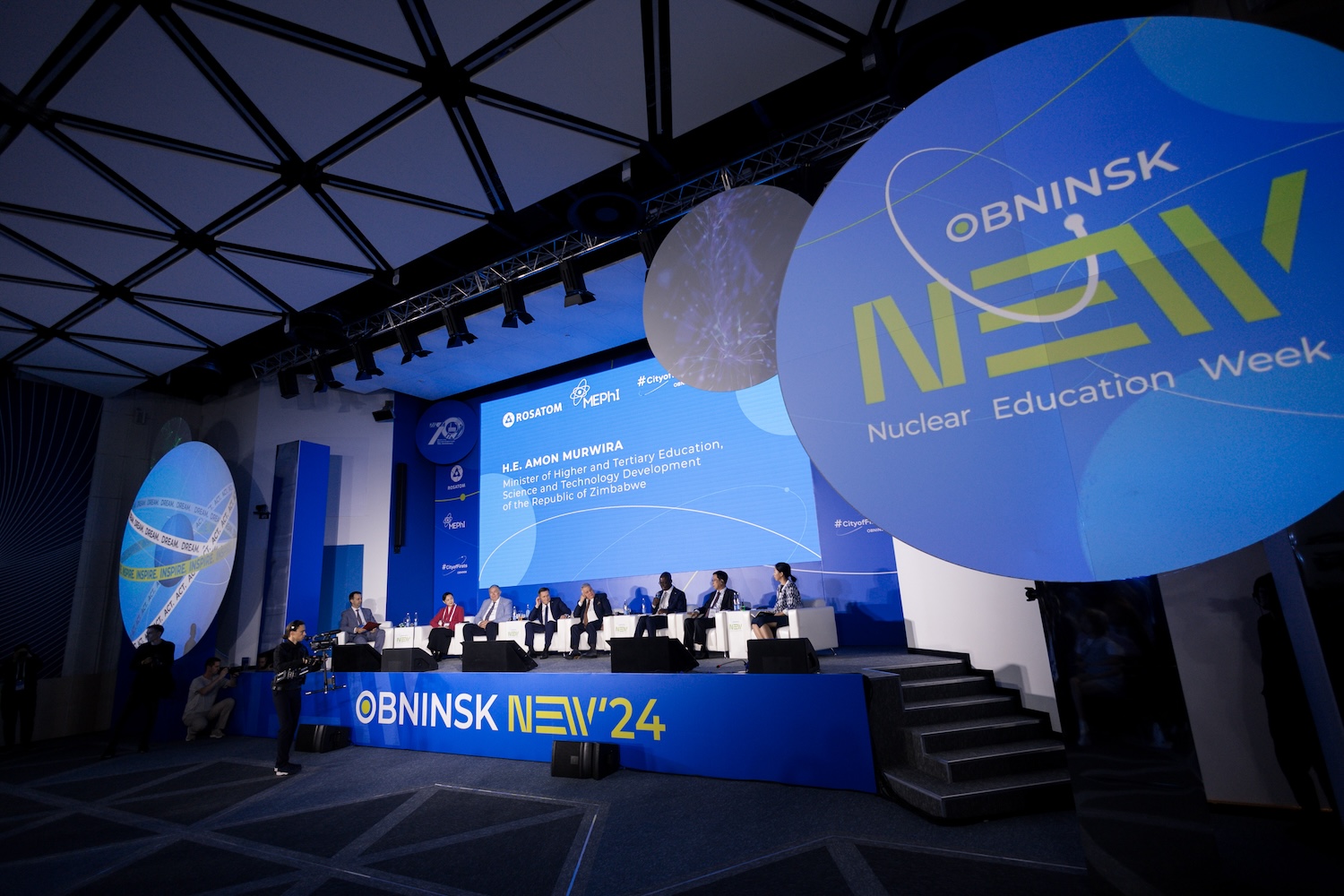 Plenary Session “InsPowered by Atoms: Our Dream for the Next 70 Years"-184 Plenary Session “InsPowered by Atoms: Our Dream for the Next 70 Years"-184