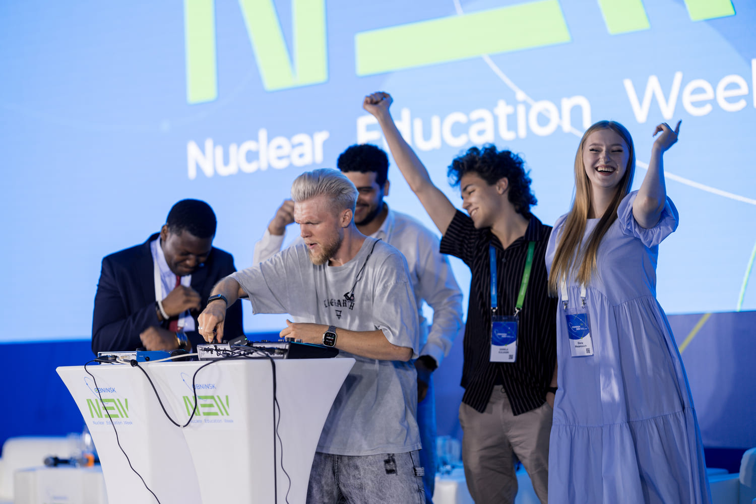 Closing plenary session “Dreamers and Doers: Young People's Pledge for a Better Future” -92 Closing plenary session “Dreamers and Doers: Young People's Pledge for a Better Future” -92