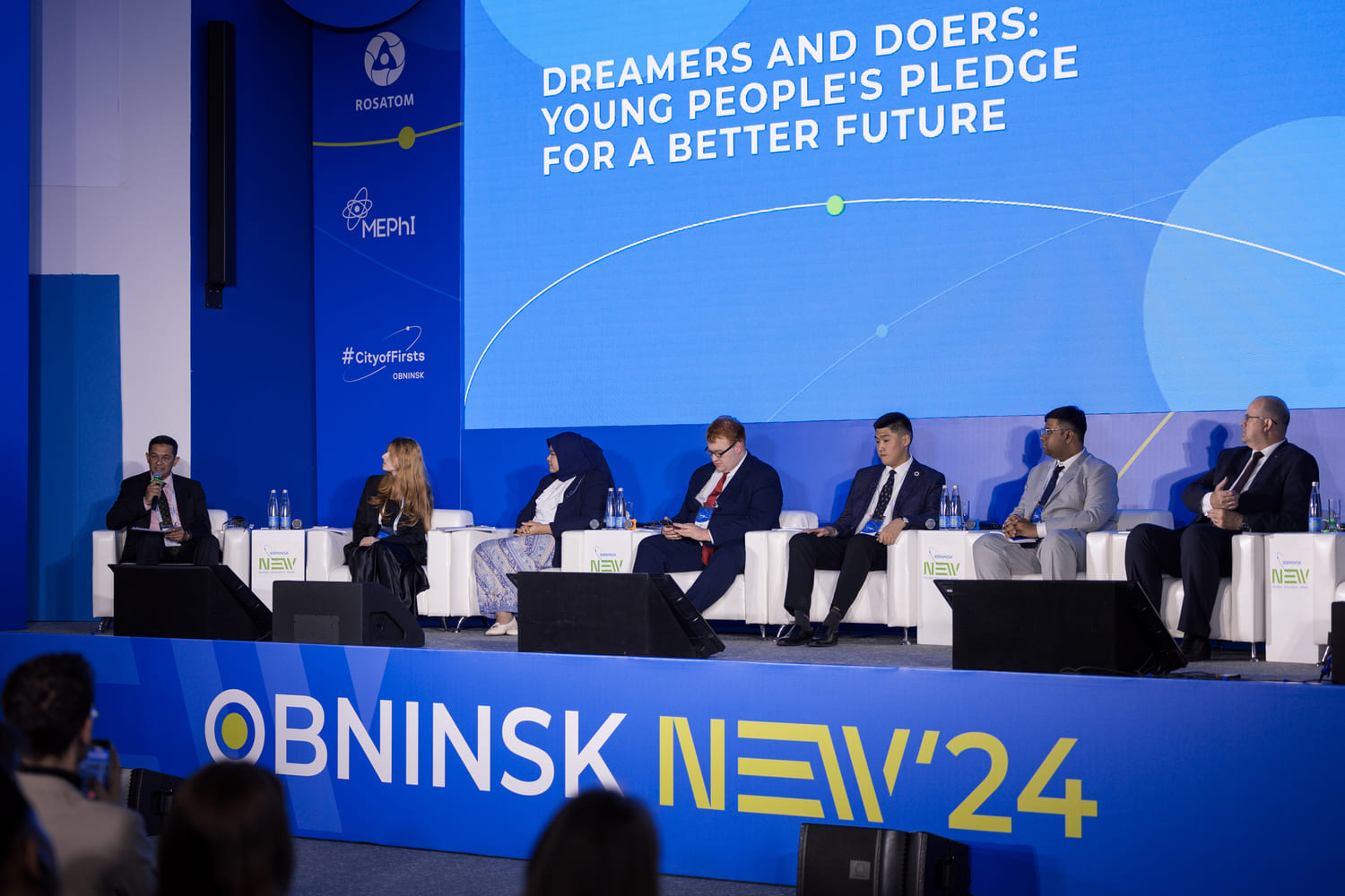 Closing plenary session “Dreamers and Doers: Young People's Pledge for a Better Future” -42 Closing plenary session “Dreamers and Doers: Young People's Pledge for a Better Future” -42
